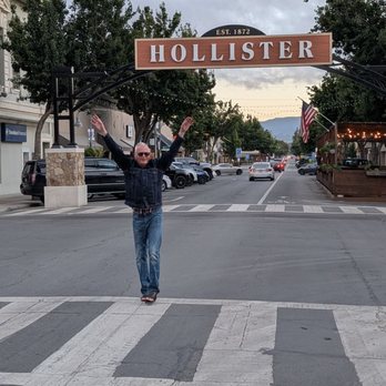 DeRose Vineyards - Hollister is a very hospitable town. De Rose Vineyards, is very close. - Wineries Near Me - Hollister, California
