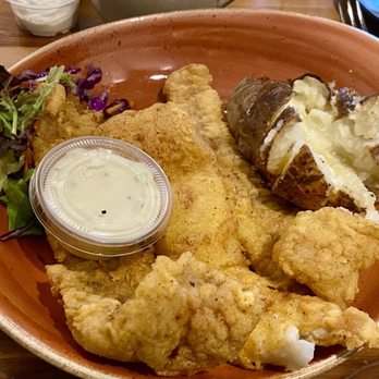 Donavito's Restaurant & Catering - Walleye Friday Special - Italian Near Me - Struthers, Ohio