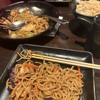P.F. Chang's - Sesame chicken and Chicken lo mein - Chinese Near Me - Indianapolis, Indiana