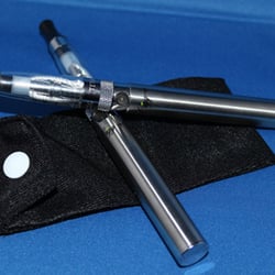 Cigg-e Live - The revolutionary Fastidious Lightning featuring Titanium Clearomizers,