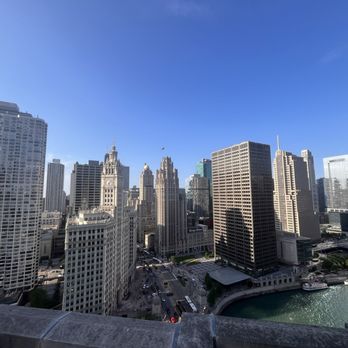 LH Rooftop - Cocktail Bars Near Me - Chicago, Illinois LH Rooftop - Cocktail Bars Near Me - Chicago, Illinois