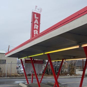 Larry's Drive In - an empty gas station - Burgers Near Me - East Wenatchee, Washington Larry's Drive In - an empty gas station - Burgers Near Me - East Wenatchee, Washington