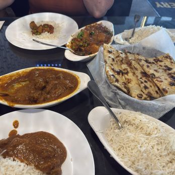 Farm Indian Eatery - Lamb Curry, Aloo Mater and Tandoori Roti - Indian Near Me - Hamilton, Ohio
