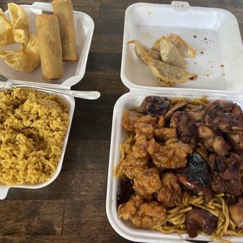 Chopsticks Cuisine - General Tso's chicken, Bourbon chicken, lo mein, fried rice, crab Rangoon, egg rolls, & dumplings - Chinese Near Me - Willowick, Ohio Chopsticks Cuisine - General Tso's chicken, Bourbon chicken, lo mein, fried rice, crab Rangoon, egg rolls, & dumplings - Chinese Near Me - Willowick, Ohio
