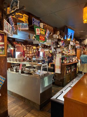 Plank's Cafe & Pizzeria by null