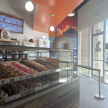 Randy's Donuts - Donuts Near Me - Chula Vista, California