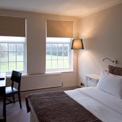 Monkey Island Hotel - Bedrooms are available as double or twin, all with en-suite bathrooms