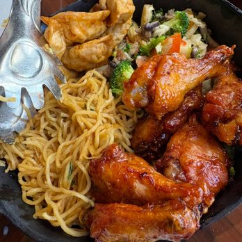 'Ohana - The Ohana Skillet, was a mixutre of underwelming, overcooked, overheld food, lacking taste (for most). - Hawaiian Near Me - Lake Buena Vista, Florida 'Ohana - The Ohana Skillet, was a mixutre of underwelming, overcooked, overheld food, lacking taste (for most). - Hawaiian Near Me - Lake Buena Vista, Florida