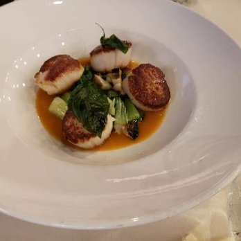 MW Restaurant - New American Near Me - Honolulu, Hawaii