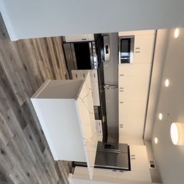 Kitchen with Island Kitchen with Island