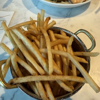 Garni Cafe - Well done French fries. Tasty. Yumyum. - Cafes Near Me - Orlando, Florida