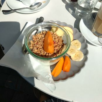 Ladelokal - Muesli, yogurt, and fresh fruit - Cafes Near Me - Unterseen, BE
