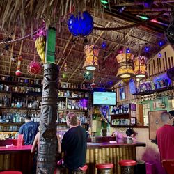 Tiki Iniki - Interior