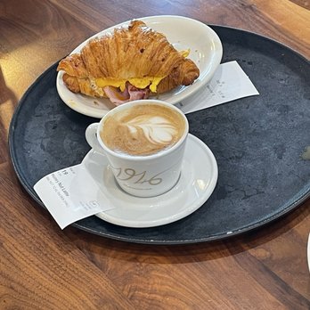 Doro Marketplace - Signature breakfast - Bakeries Near Me - Windsor Locks, Connecticut