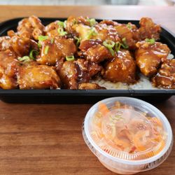 Makulit - Sticky Chicky + side of atsara