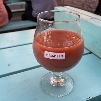Messorem Bracitorium - Petit jus de mort: fraise, framboise & fruit de la passion ($8.00 for 12oz) - Breweries Near Me - Montreal, Quebec Messorem Bracitorium - Petit jus de mort: fraise, framboise & fruit de la passion ($8.00 for 12oz) - Breweries Near Me - Montreal, Quebec