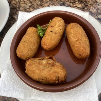 Costa Brava - Croquetas de Pollo (chicken croquettes) - Tapas Bars Near Me - San Diego, California