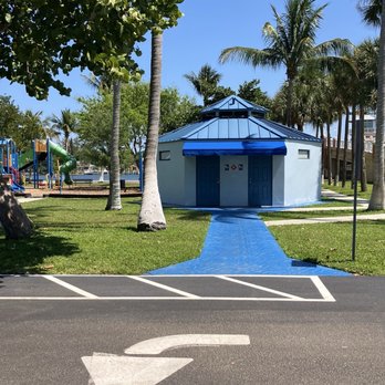 Lantana Bicentennial Park - Restroom facilities - Beaches Near Me - Lantana, Florida Lantana Bicentennial Park - Restroom facilities - Beaches Near Me - Lantana, Florida
