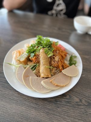 Banh Cuon Tay Ho by null