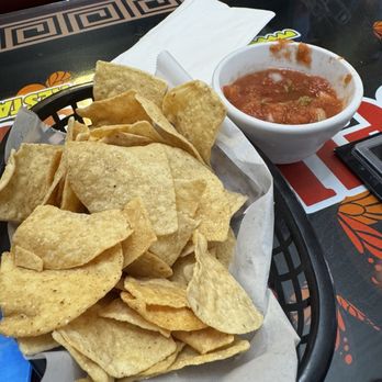 Mi Bello Michoacan Restaurant - Warm chips and salsa - Mexican Near Me - Fairfield, California
