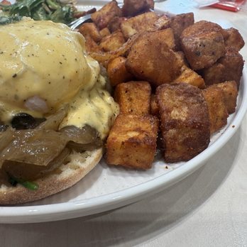 Crack'd Brunch - Mushroom Truffle Eggs Benni $21 - Breakfast & Brunch Near Me - Toronto, Ontario