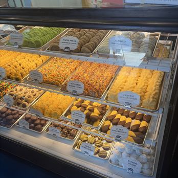 Freed's Dessert Shop - Clean nice good service. - Desserts Near Me - Las Vegas, Nevada Freed's Dessert Shop - Clean nice good service. - Desserts Near Me - Las Vegas, Nevada
