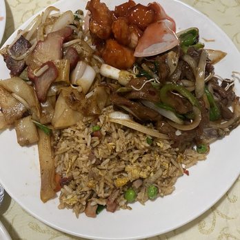 New Shanghai - BBQ Pork Fried Rice, Beef Chow Mein, Sweet & Sour Pork and spicy Mongolian Beef - Seafood Near Me - Stockton, California New Shanghai - BBQ Pork Fried Rice, Beef Chow Mein, Sweet & Sour Pork and spicy Mongolian Beef - Seafood Near Me - Stockton, California
