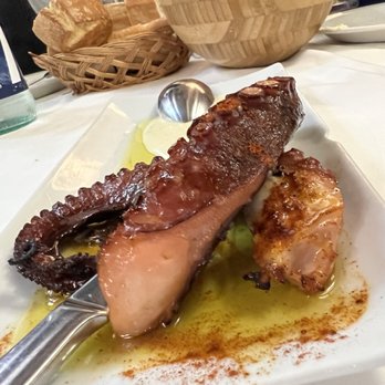 Bodegón José Mari - Pulpo - Spanish Near Me - Orio, SS