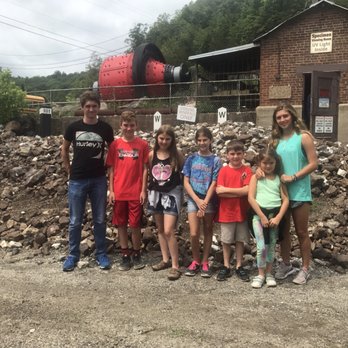 Sterling Hill Mining Museum - Nana and the 7 dwarfs. - Museums Near Me - Ogdensburg, New Jersey