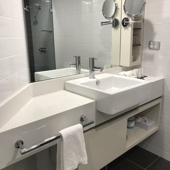 Rydges Sydney Central - Single toilet and shower (very up to date. Very hot water) - Hotels Near Me - Surry Hills, NSW Rydges Sydney Central - Single toilet and shower (very up to date. Very hot water) - Hotels Near Me - Surry Hills, NSW