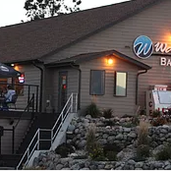 Wakeside Bar & Grill