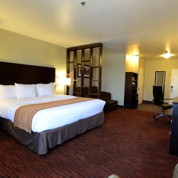 Comfort Suites - Spacious King Suite - Hotels Near Me - Clovis, California Comfort Suites - Spacious King Suite - Hotels Near Me - Clovis, California