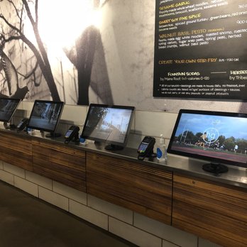 honeygrow - Order up in clean tablets - Salad Near Me - Brooklyn, New York