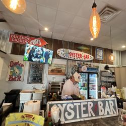 Surfriders Seafood - Bar area