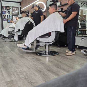 Uppercuts Barbershop - The shop is clean and up to date. - Barbers Near Me - Grand Prairie, Texas Uppercuts Barbershop - The shop is clean and up to date. - Barbers Near Me - Grand Prairie, Texas
