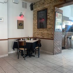 Trattoria Porretta - Inside resturant