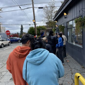 Fortuna Bottega - Waiting in line 5 minutes before opening - Sandwiches Near Me - Seattle, Washington Fortuna Bottega - Waiting in line 5 minutes before opening - Sandwiches Near Me - Seattle, Washington