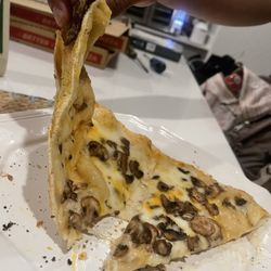 Me-n-Ed's Pizzeria