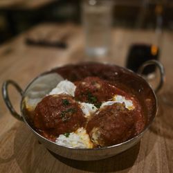 Enzo's Hideaway Tunnel Bar - Polpettine