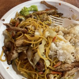 Chicken yakisoba plate Chicken yakisoba plate