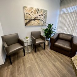 Patient Centered Internal Medicine: Farridah Shafiee, D.O - Office waiting room