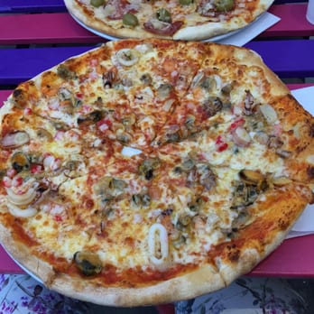 Roni Pizza - Fruits de mer..désolée je n'ai pas pu résister j'en ai croqué un morceau avant la photo - Pizza Near Me - Saint-Gilles, BRU Roni Pizza - Fruits de mer..désolée je n'ai pas pu résister j'en ai croqué un morceau avant la photo - Pizza Near Me - Saint-Gilles, BRU