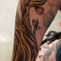 Deviant Tattoo Studio