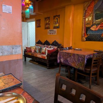 Cafe Maharani - Waiting area - Indian Near Me - Honolulu, Hawaii Cafe Maharani - Waiting area - Indian Near Me - Honolulu, Hawaii