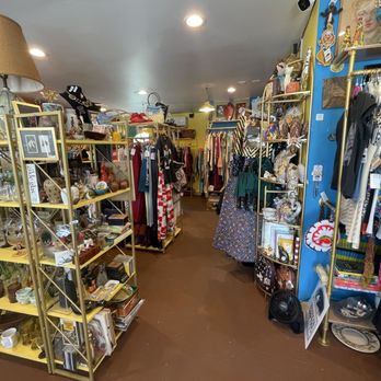 Catnip Too - Used, Vintage & Consignment Near Me - Los Angeles, California Catnip Too - Used, Vintage & Consignment Near Me - Los Angeles, California