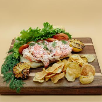 Doormét - Our beloved lobster roll - Pizza Near Me - Tampa, Florida