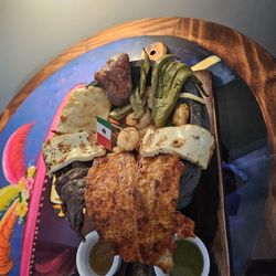 Xoloitzcuintle Mexican Restaurant Sports Bar - Molcajete mexicano