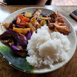 Eggplant with garlic (魚香茄子), white rice, chicken wings Eggplant with garlic (魚香茄子), white rice, chicken wings