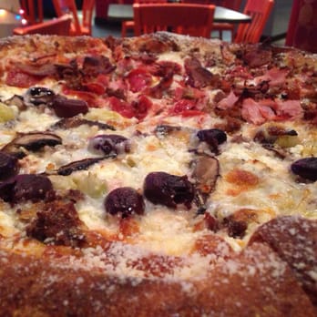 Mellow Mushroom Mount Pleasant - Half Philosopher Half Mighty Meaty - Pizza Near Me - Mount Pleasant, South Carolina