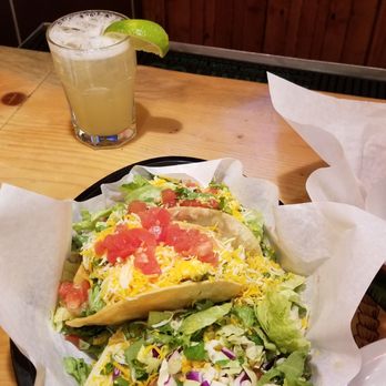 Roberto's Cafe - Happy hour tacos $3, Happy Hour Margaritas 3.75 - Mexican Near Me - Mammoth Lakes, California
